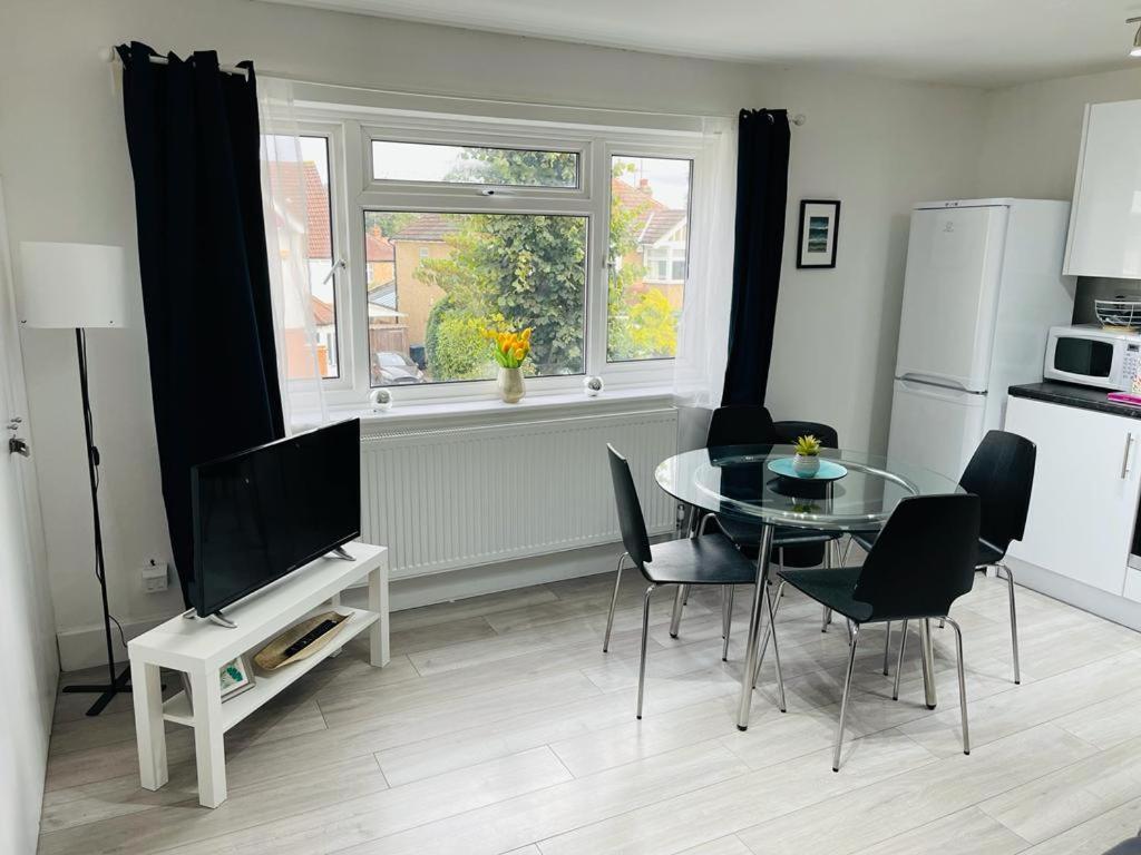 Enfield Chase Apartment מראה חיצוני תמונה